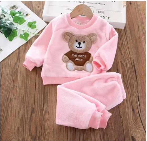 Conjunto de roupas de lã para bebês
